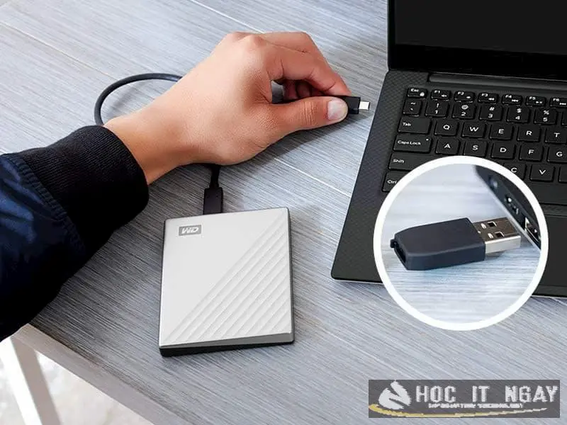 USB hay ổ đĩa bị lỗi có thể khiến việc tải xuống bị trì hoãn