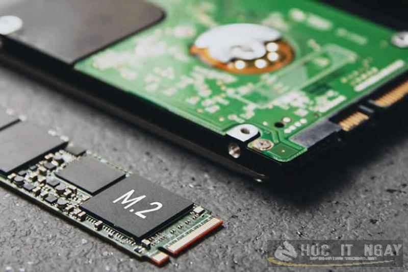 SSD do xuất hiện sau nên không phổ biến như HDD
