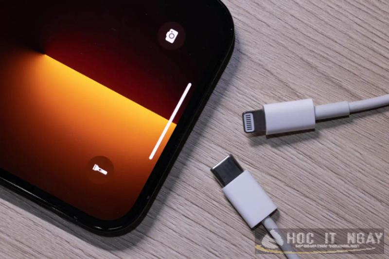 Để dùng USB type C cho iPhone phải dùng cáp trung gian